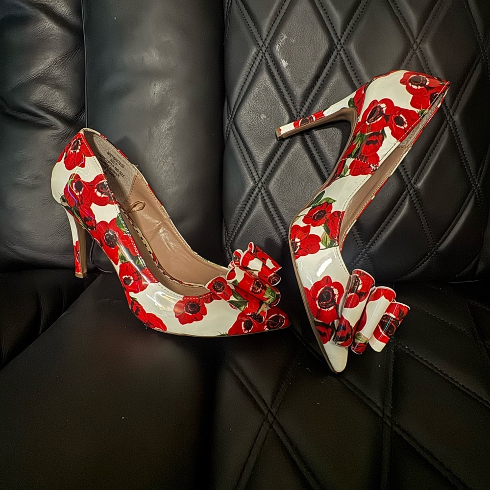 Betsey Johnson Red and White Floral Patent High Heel Pumps - Picture 2 of 6